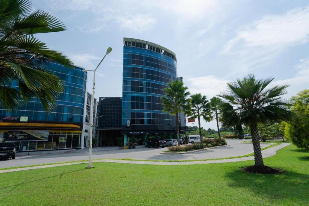 The Crew Hotel Kualanamu International Airport Medan Eksteriør billede