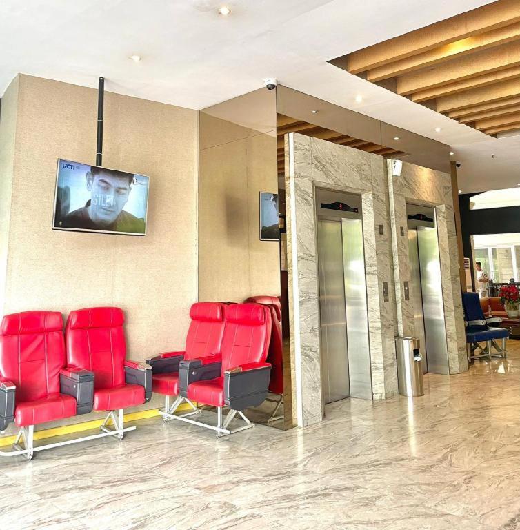 The Crew Hotel Kualanamu International Airport Medan Eksteriør billede