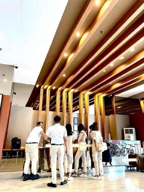 The Crew Hotel Kualanamu International Airport Medan Eksteriør billede