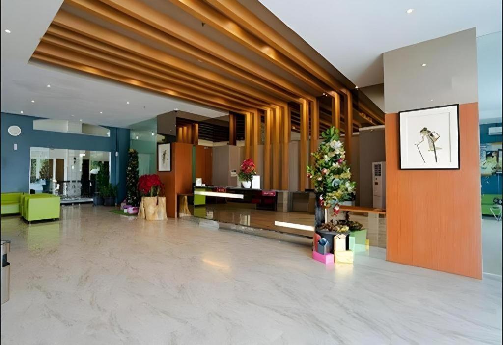 The Crew Hotel Kualanamu International Airport Medan Eksteriør billede
