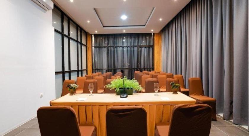 The Crew Hotel Kualanamu International Airport Medan Eksteriør billede
