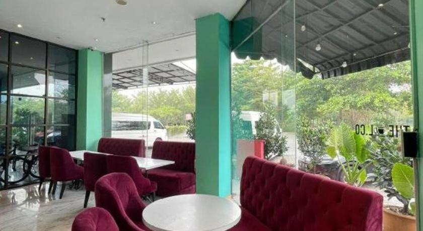 The Crew Hotel Kualanamu International Airport Medan Eksteriør billede